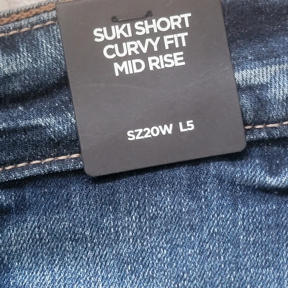 Silver Jeans Suki Mid Rise Blue Denim Jeans